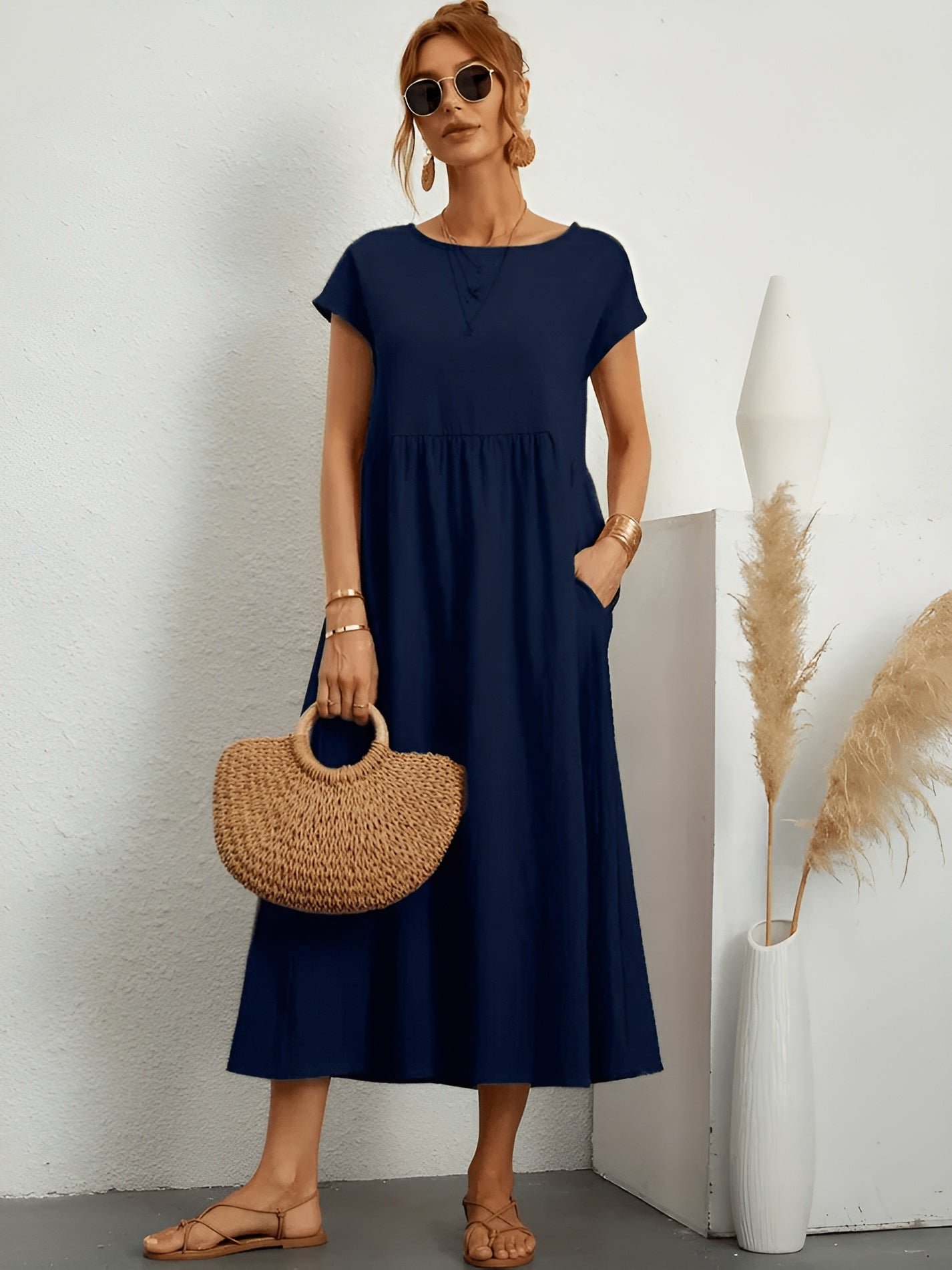 Olivia – Sukienka | Damska | Ponadczasowy design, fason podkreślający sylwetkę, lekkość | Elegancki look | Styl na co dzień | IVY&CO