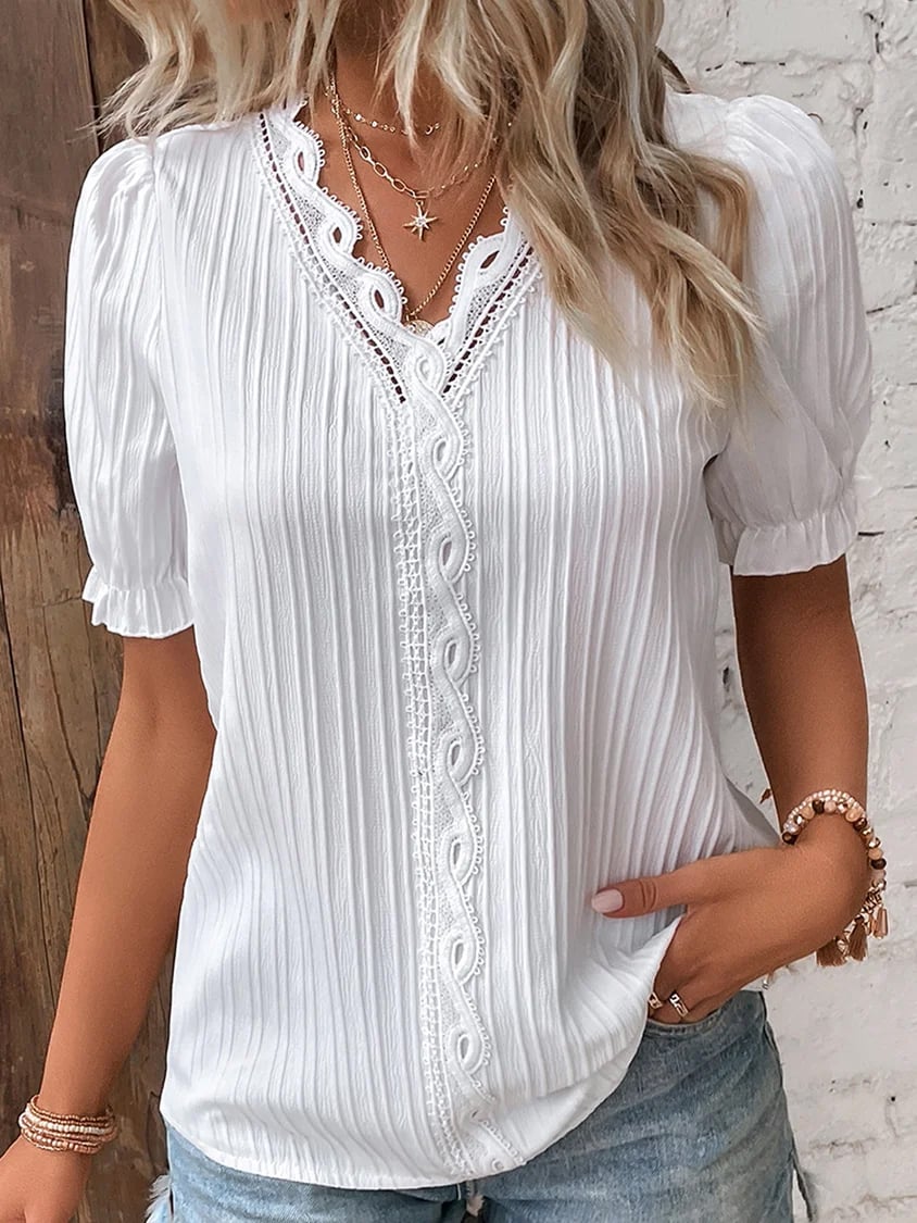 Jolene – Elegancka Bluzka z Koronki z Dekoltem w Serek